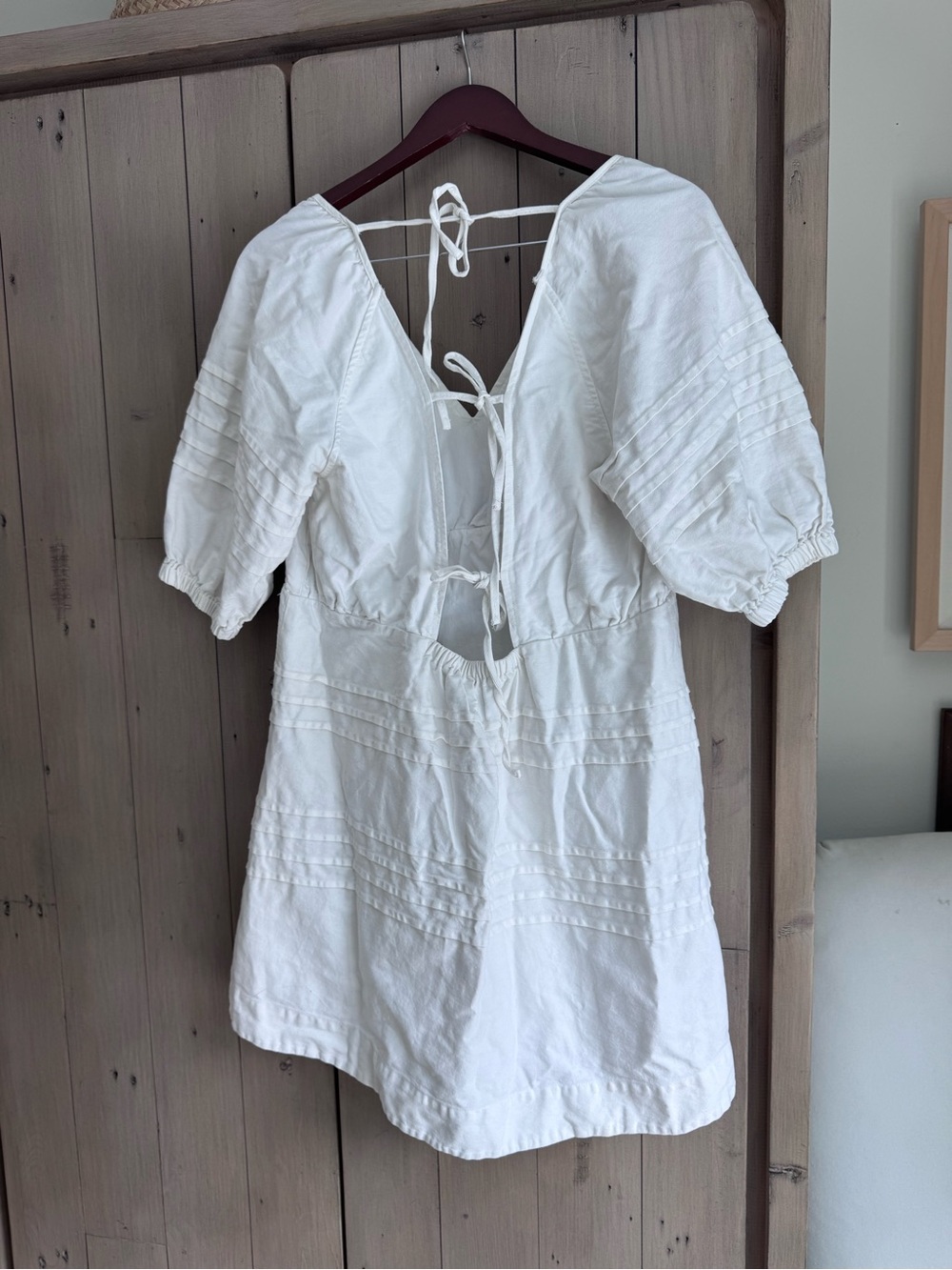 White Women’s V-Neck Tie-Back Dress - Picture 3 of 4